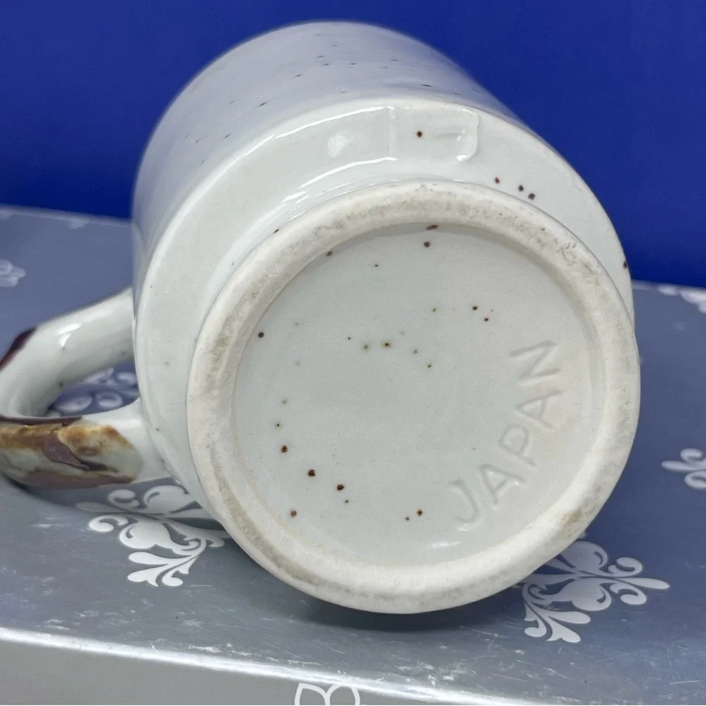Ceramic Speckled Shorebird D handle Pedestal Mug Japan